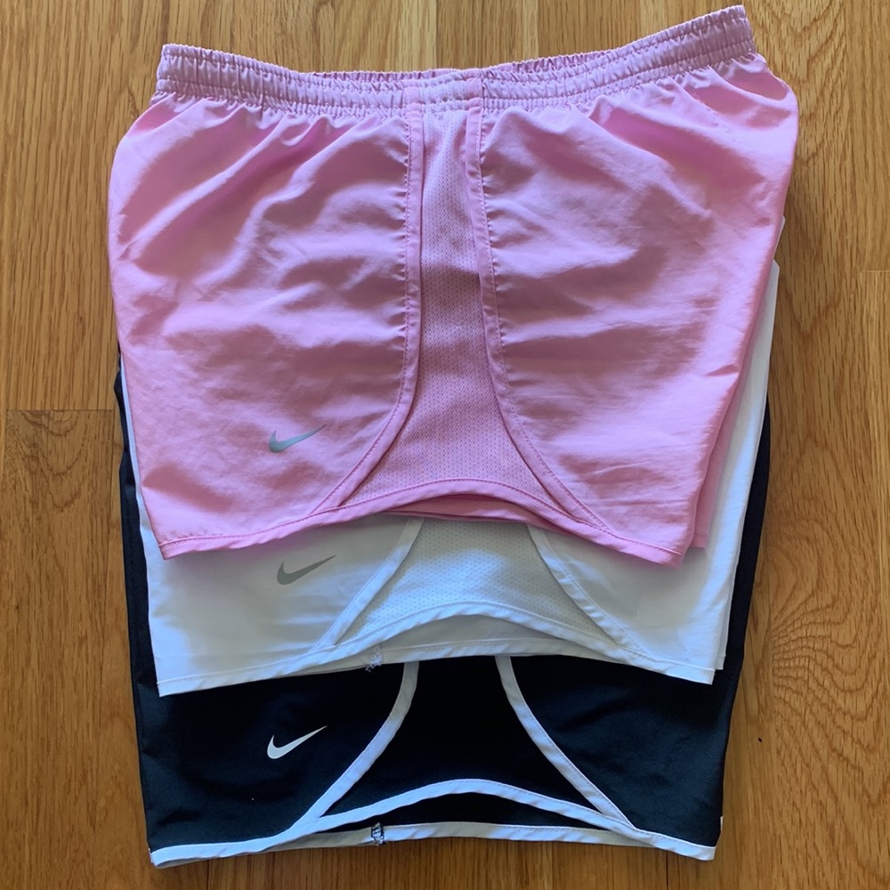 Nike Dri-FIT Tempo Girls’ running shorts bundle. Size L